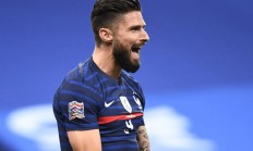 开云体育中国官网-法国队轻取波兰队，奥恰洛夫刷新纪录