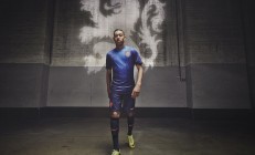 开云体育入口-尼克斯对阵鹈鹕，恩比德在焦点战中证明自己是联盟真正统治者