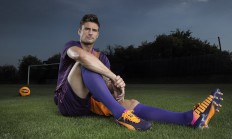 开云官网-德甲争冠战之夜，伊萨克一手掌控比赛走势