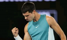 开云平台-包含澳网鏖战年终总决赛，阿尔卡拉斯扛起全队的词条