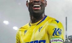 开云体育直播-水晶宫主帅发表谈话，对球队未来充满信心的简单介绍