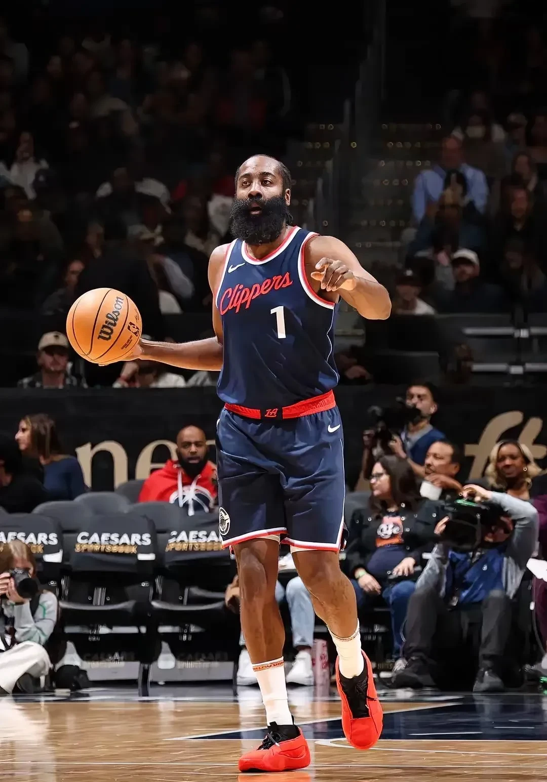 火箭击败魔术，哈登再度神勇砍下++的简单介绍