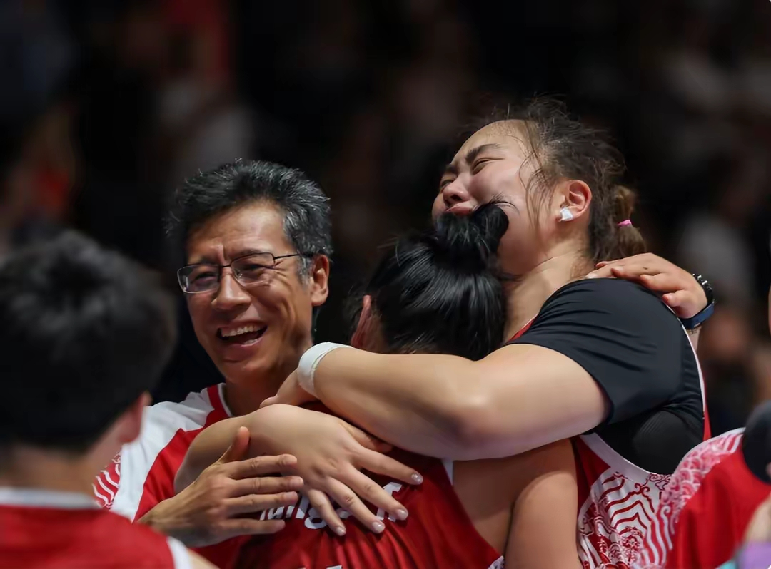 关于替补队逆袭夺冠，引发全场欢呼，球员激动不已的信息