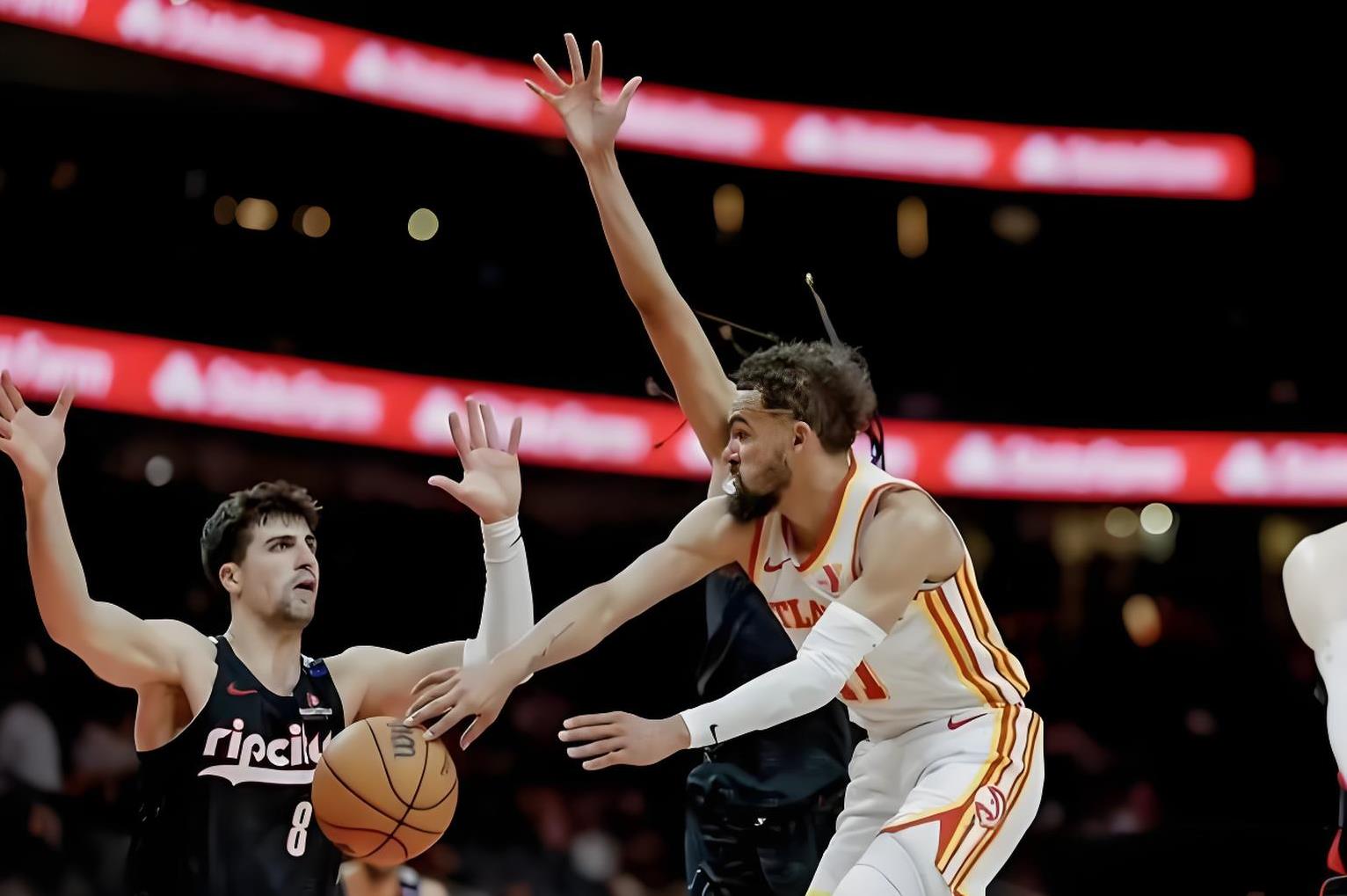 开拓者队中锋受伤下场，致使战局扭转失利的简单介绍