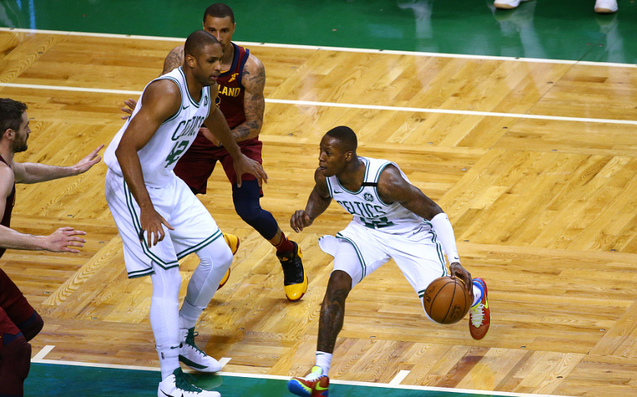 包含阿联酋队取得凯尔特人重要胜利，实现主场连胜的词条