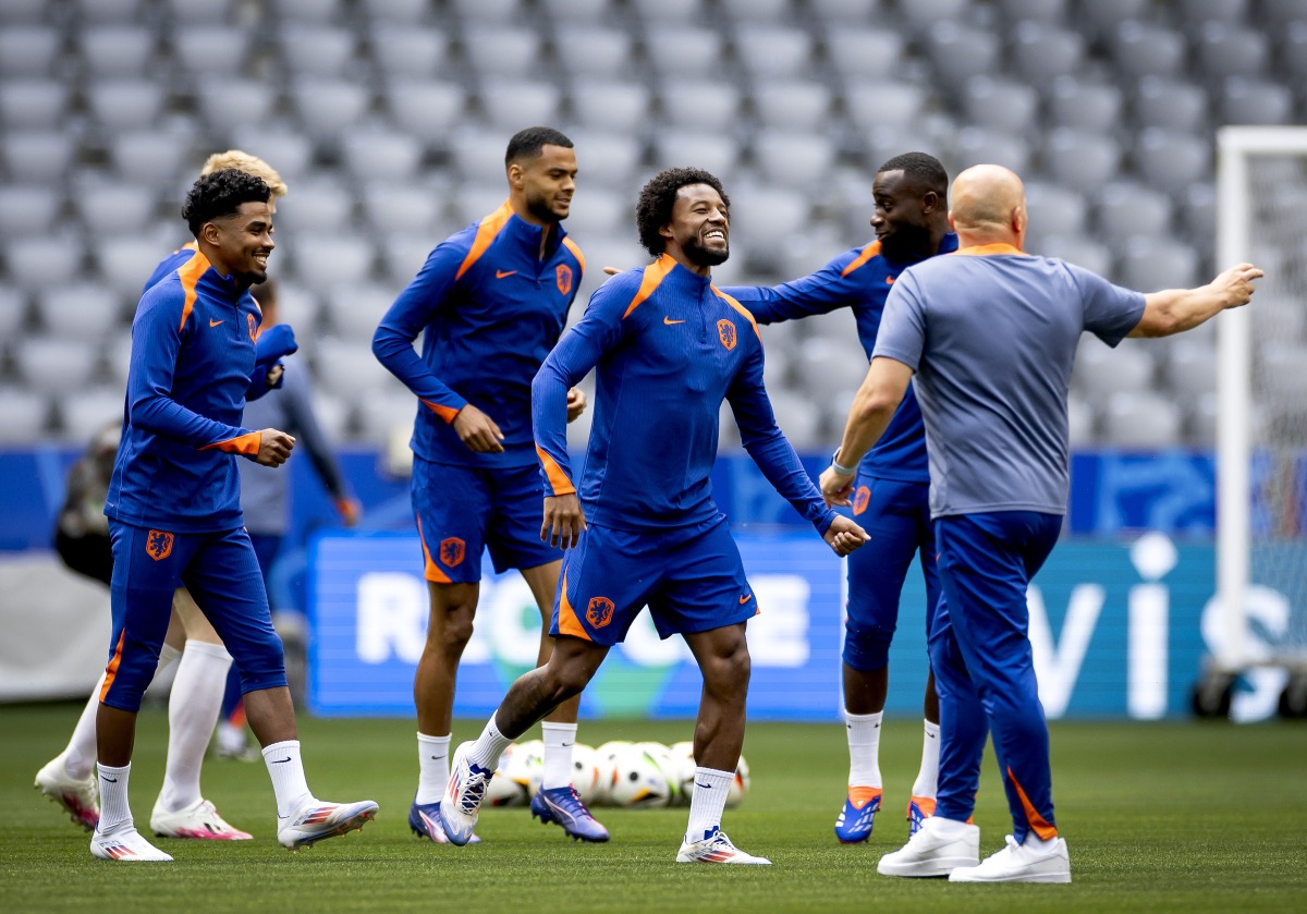 欧预赛比赛荷兰实现惊艳逆转，晋级前景一片光明！的简单介绍