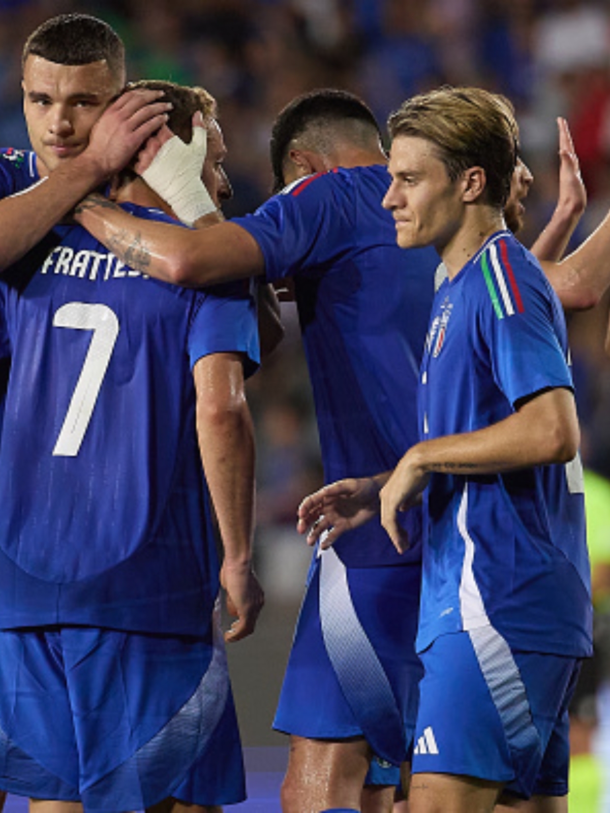 欧洲杯热身赛双方碰撞，强强对决引爆球迷热情的简单介绍