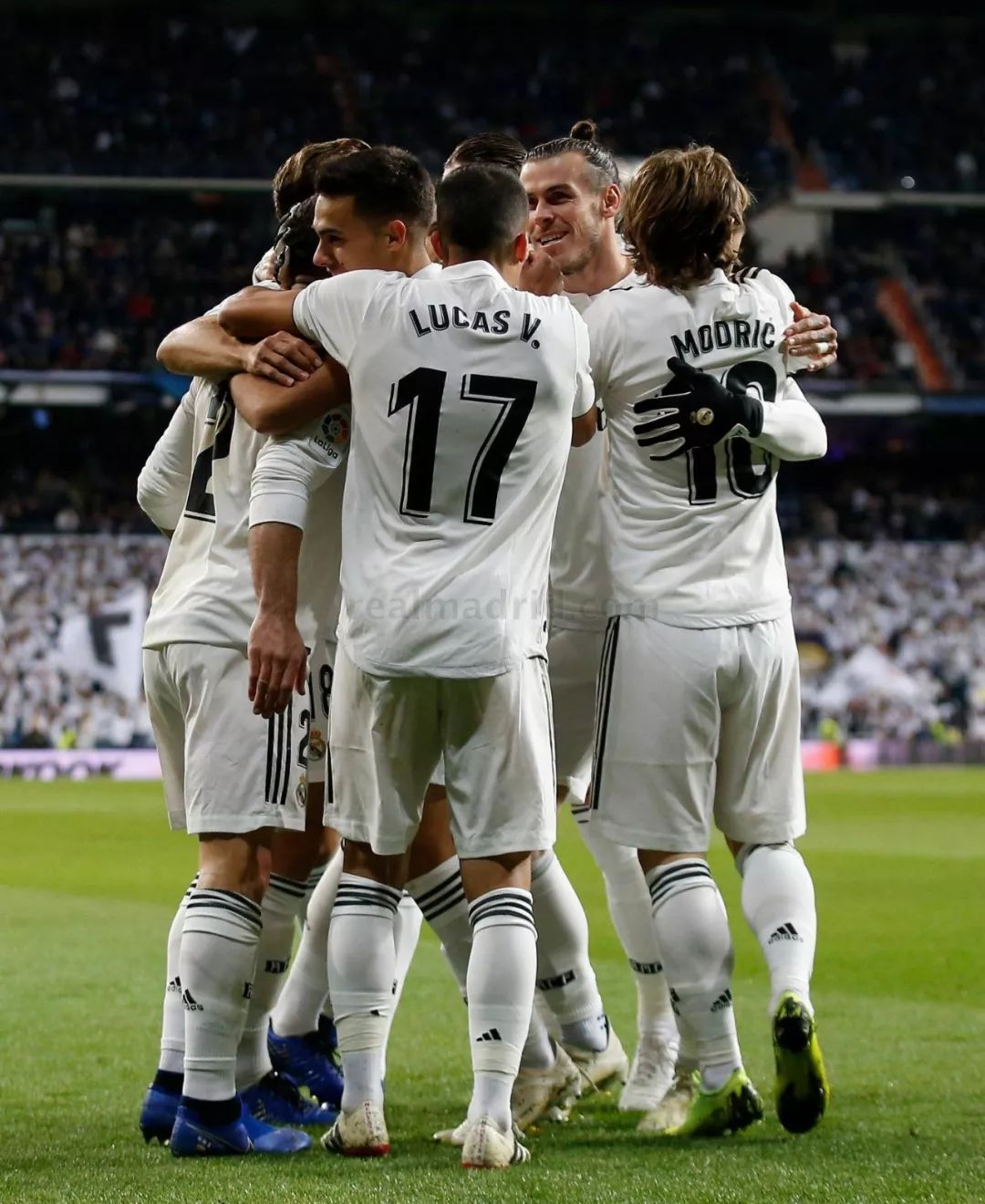 荷兰完胜法国，本泽马送出助攻