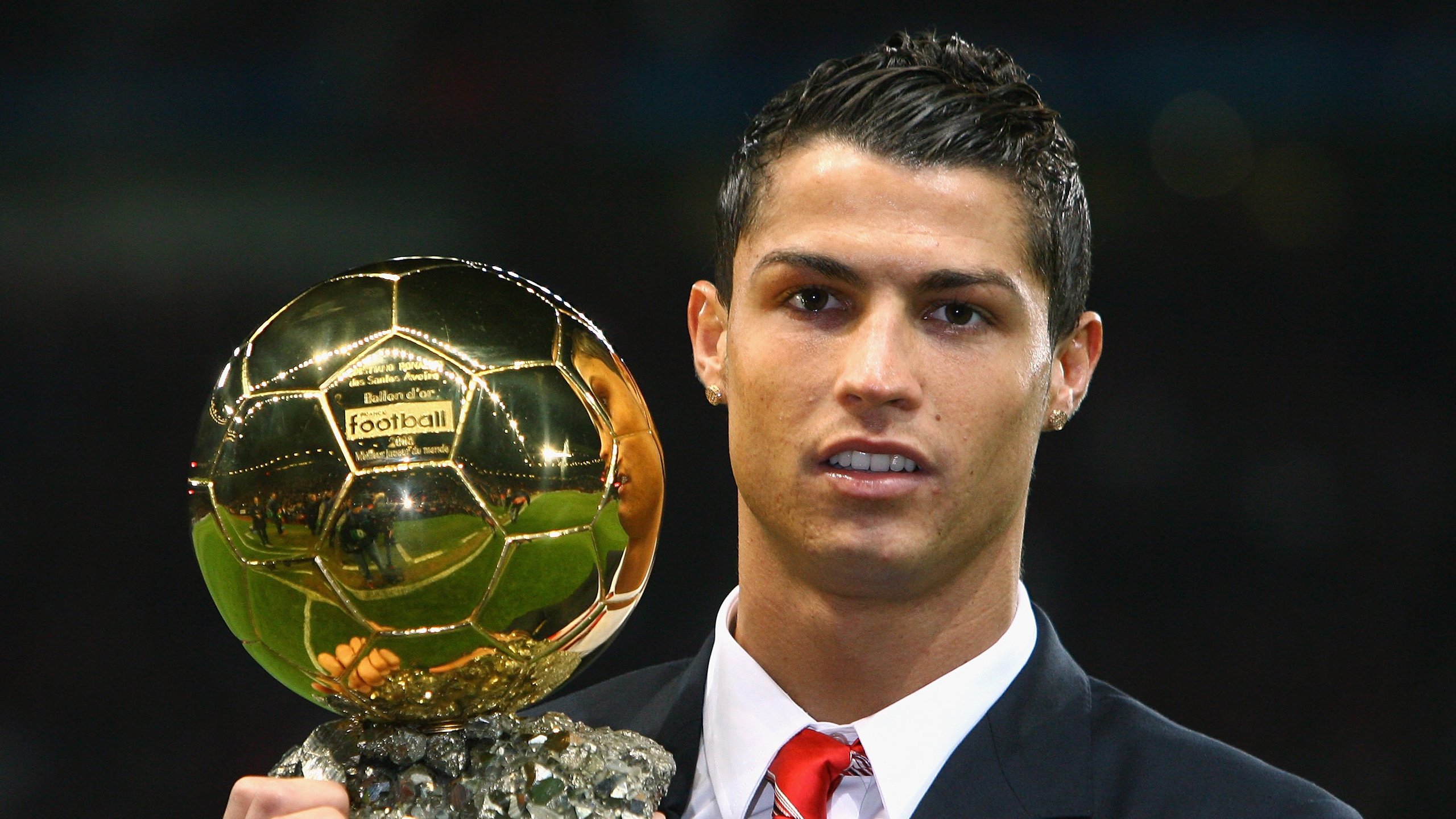 当新疆的绝杀遇见欧冠的接管，体育宇宙的平行奇迹